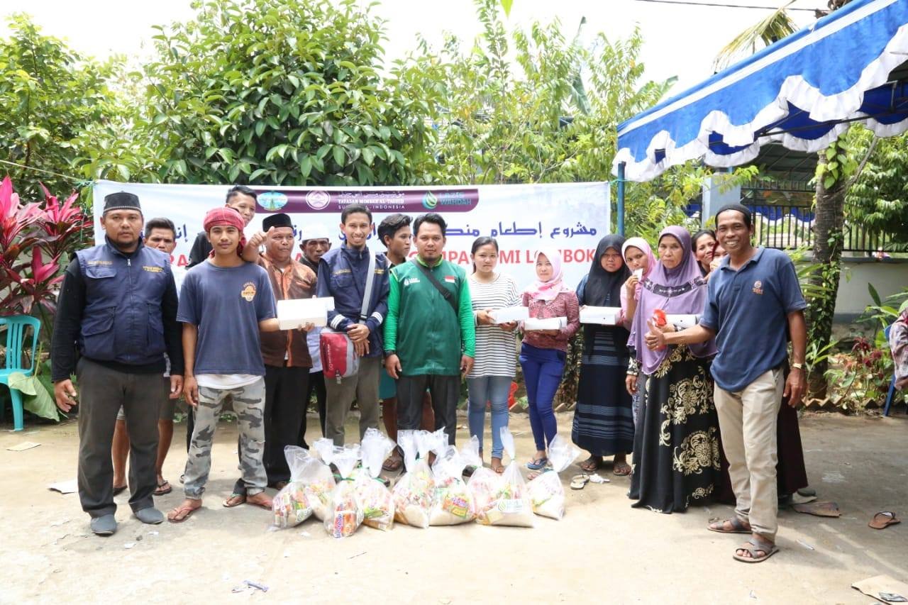 TEBAR 1.000 PAKET SEMBAKO & 1.000 PAKET NASI BOX UNTUK WARGA KORBAN GEMPA LOMBOK