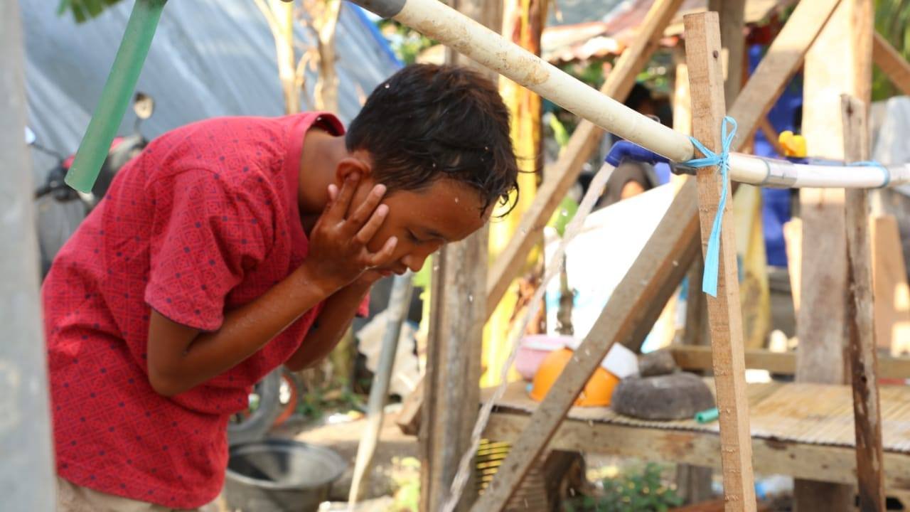 PENYEDIAAN AIR BERSIH UNTUK KORBAN GEMPA LOMBOK