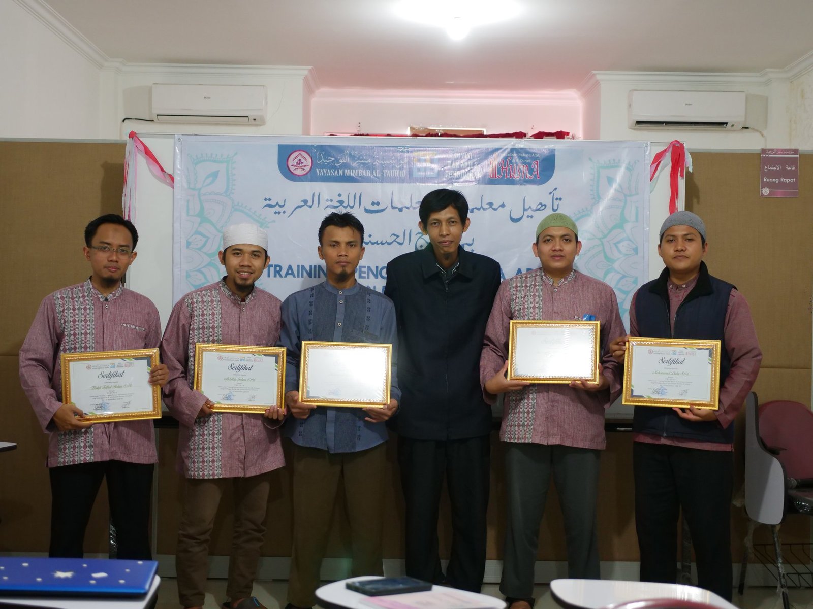 TRAINING PENGAJAR BAHASA ARAB DENGAN METODE AL-HUSNA