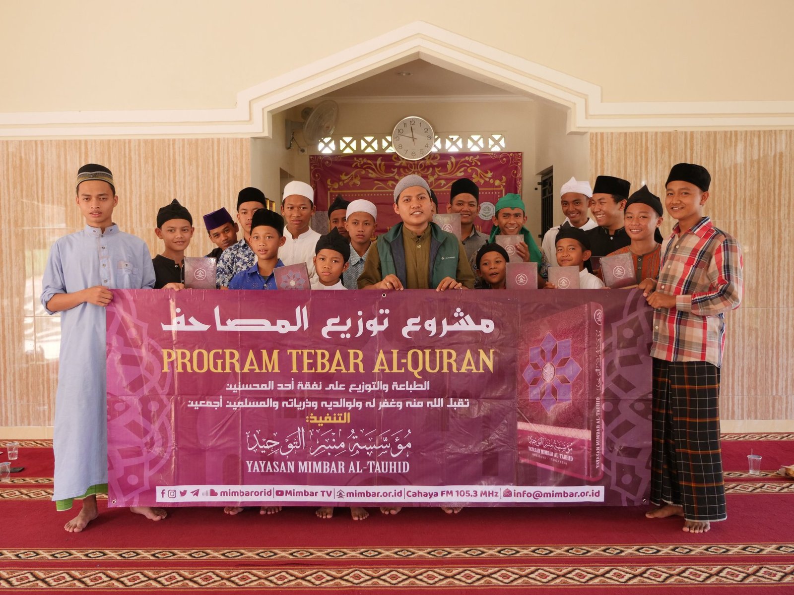 PROGRAM “TEBAR 1.000 MUSHAF” DI MASJID HISSOH MUHAMMAD AL-RUSYUDI.